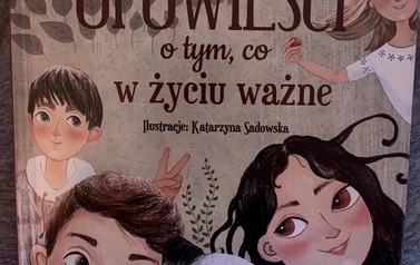 Okładka książki pt. "Opowieści o tym, co w życiu ważne" Marka Michalaka. Na okładce czw&oacute;rka dzieci i pies.