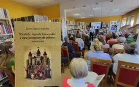 Biblioteka pełna publiczności siedzącej na krzesłach, z przodu Janusz Szalewski opowiada o swojej tw&oacute;rczości. Z lewej strony zdjęcia pokazana promowana książka " Klechdy, legendy kociewskie i inne kompozycje pi&oacute;rem stworzone."